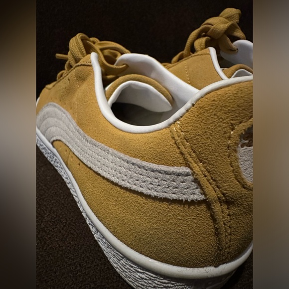 Used Puma sneakers. Men’s size 9. Suede upper. Mustard yellow and white color. - Picture 3 of 5